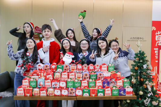 警报！圣诞礼物惊喜派送中...